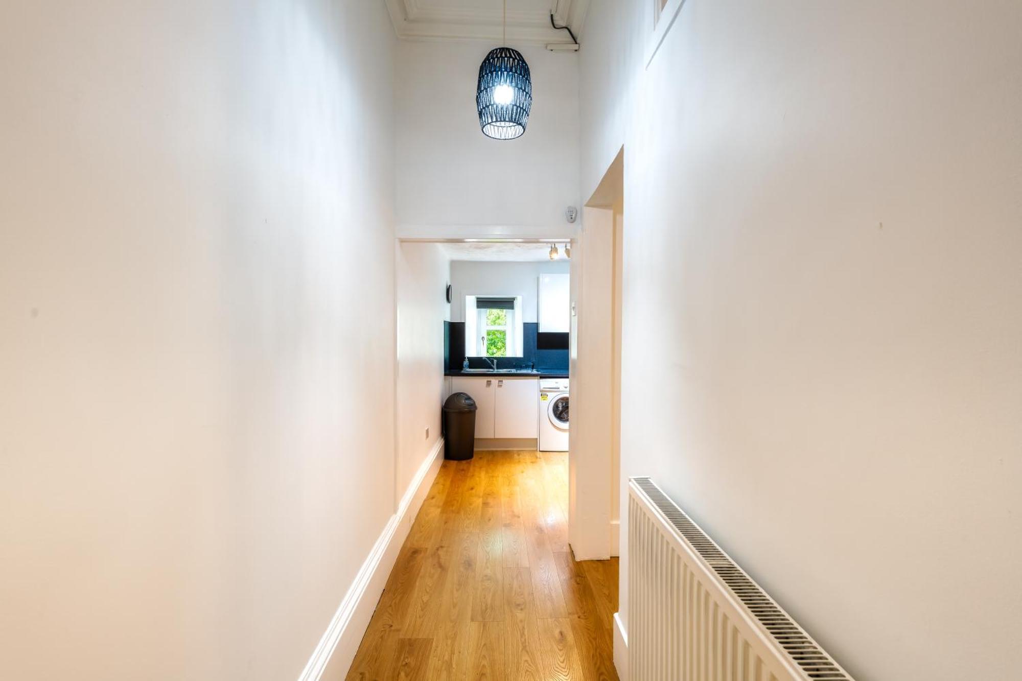Cosy Retreat - Charming 2-Bed Apartment กรีน็อค ภายนอก รูปภาพ